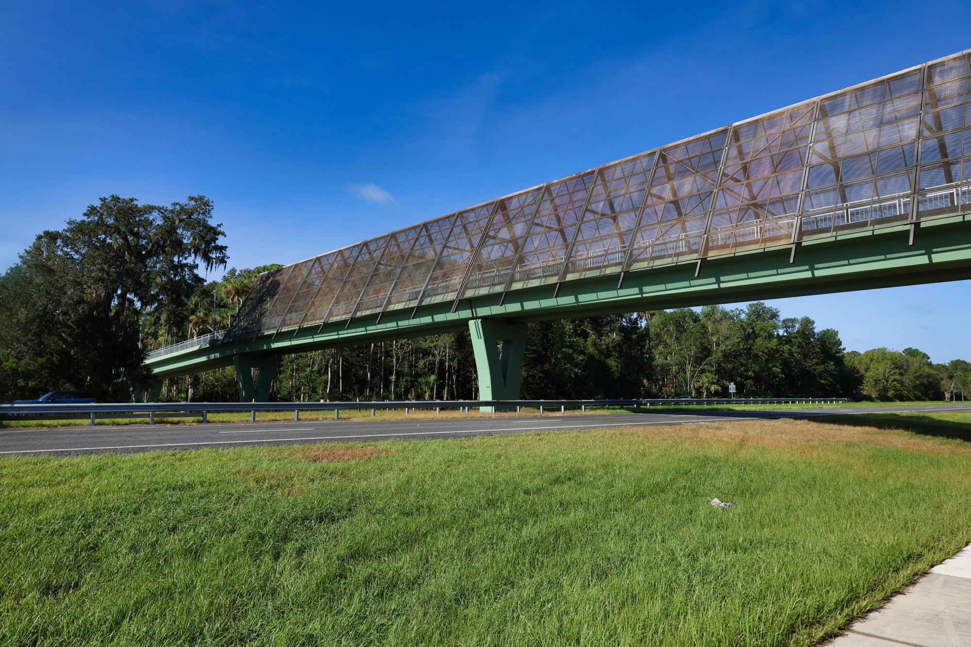 Pedestrian bridge